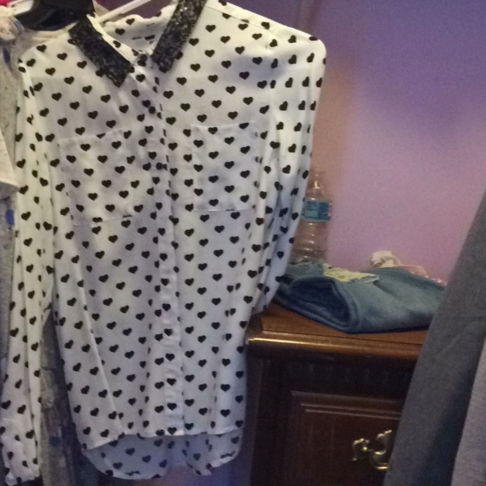 I'm selling this nice shirt